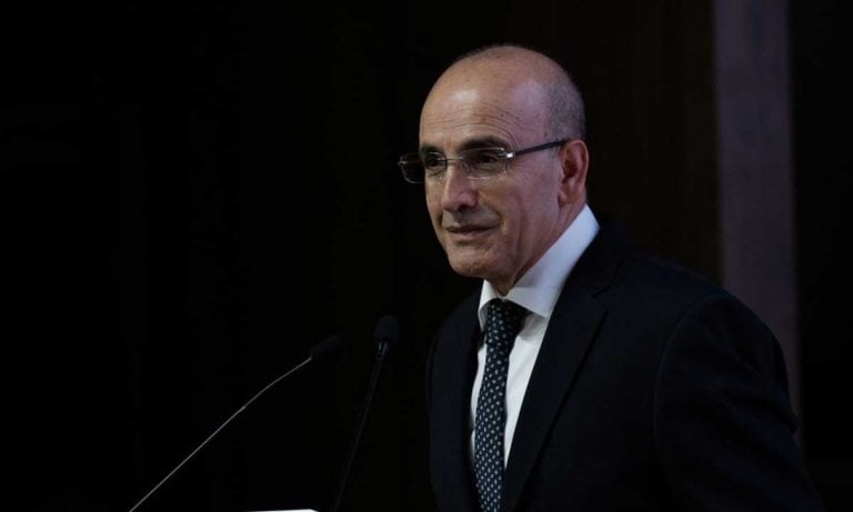 Şimşek: Kamu az borçlanacak, özel sektör rahat nefes alacak
