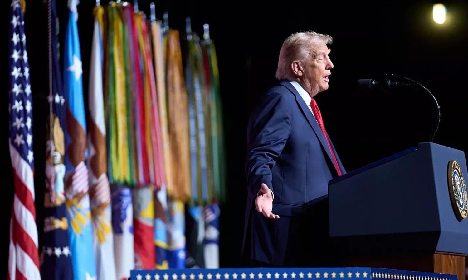 Trump’tan Demokratlara tehdit: Toplu işten çıkarma olacak