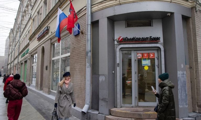UniCredit Rusya’daki faaliyetlerini kısıtlamaya başladı