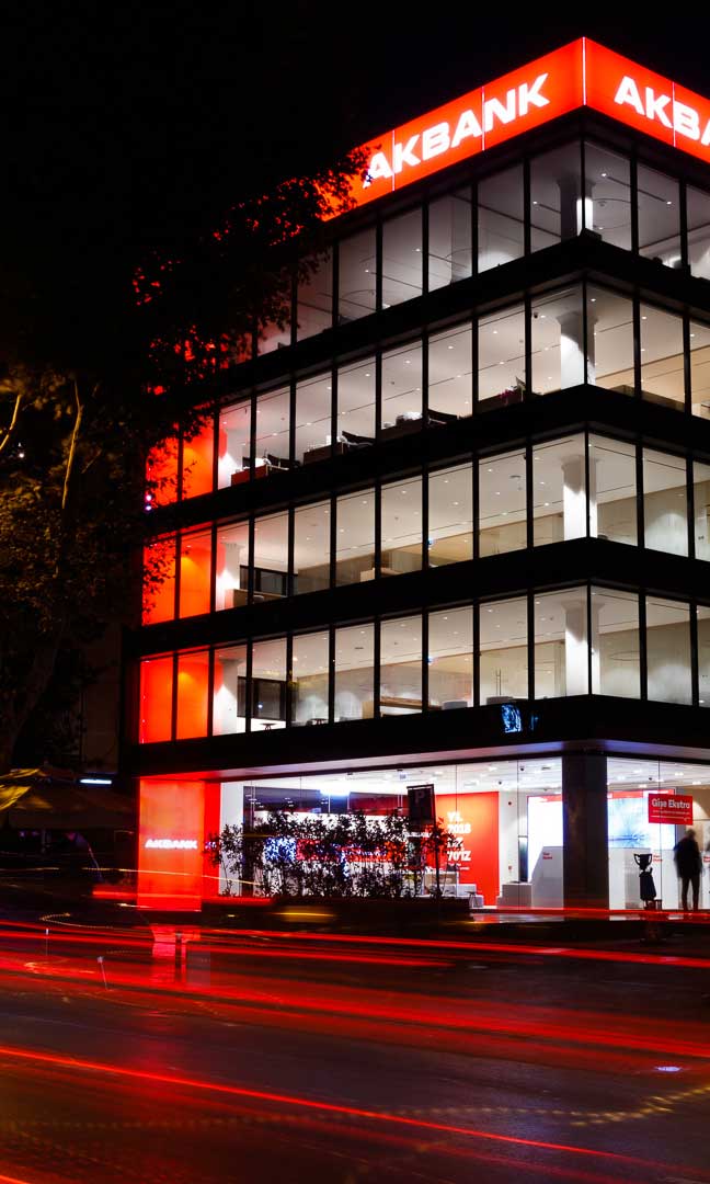 Akbank ve EBRD'den KOBİ'lere dijitalleşme ve kapsayıcılık odaklı destek