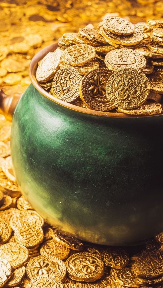 Altın hangisine yakın? 3 bin dolar mı 5 bin dolar mı?