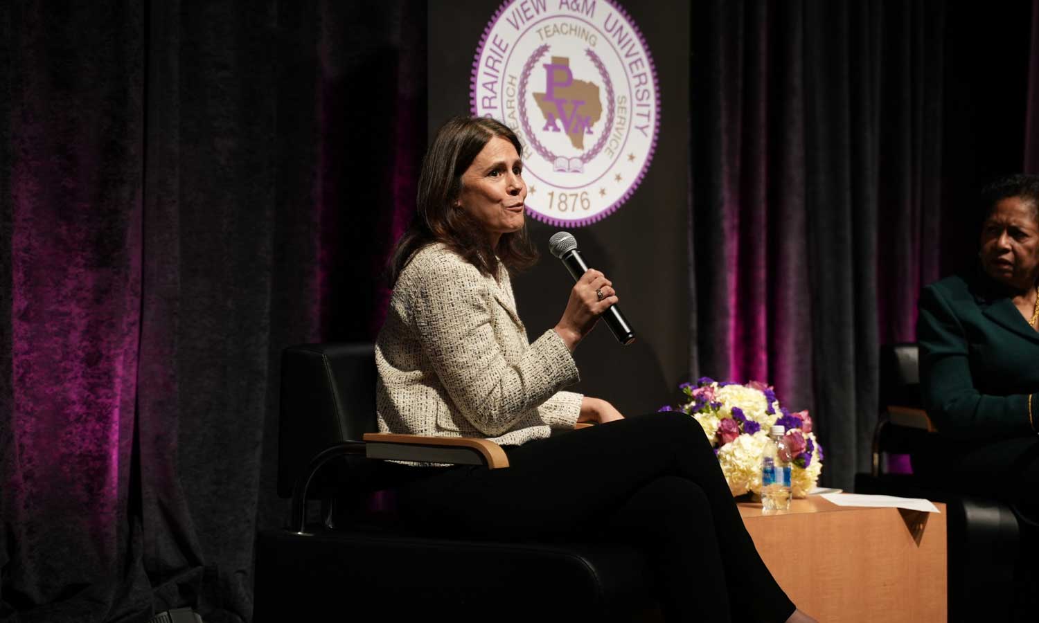 Dallas Fed Başkanı Logan’dan Aralık faiz indirimi için ihtiyat çağrısı