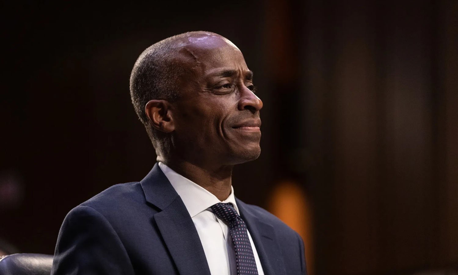 FED üyesi Jefferson’dan faiz mesajı: Temkinli olmalıyız