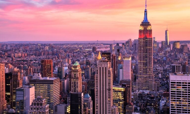 New York hizmet faaliyetleri düşmeye devam ediyor