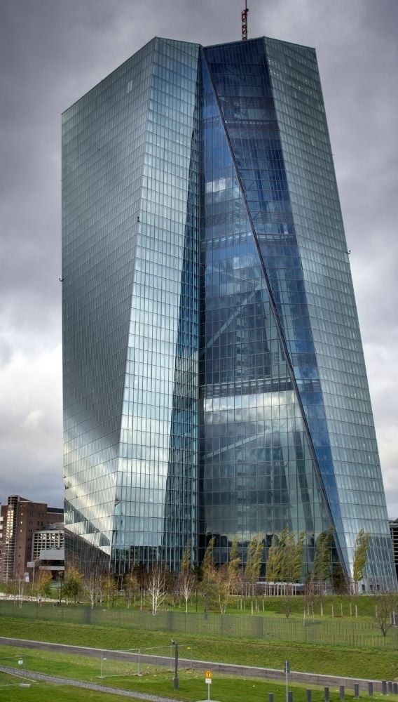 ECB Başekonomisti Lane büyük sapmalara karşı uyardı!