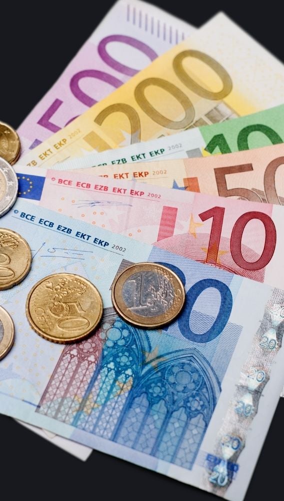 ECB/Kazimir: Kur etkisi zayıf, faiz adımı gereksiz!