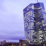 ECB Yetkilileri: Faizlerde değişiklik için acele yok