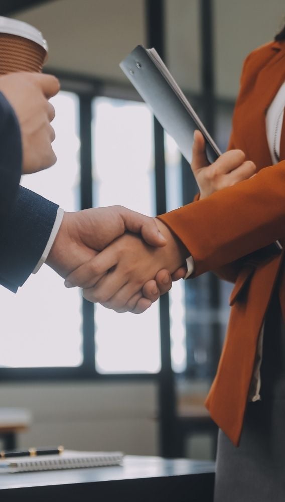 ECOGR iki bağlı ortaklığını tek çatı altında birleştirdi