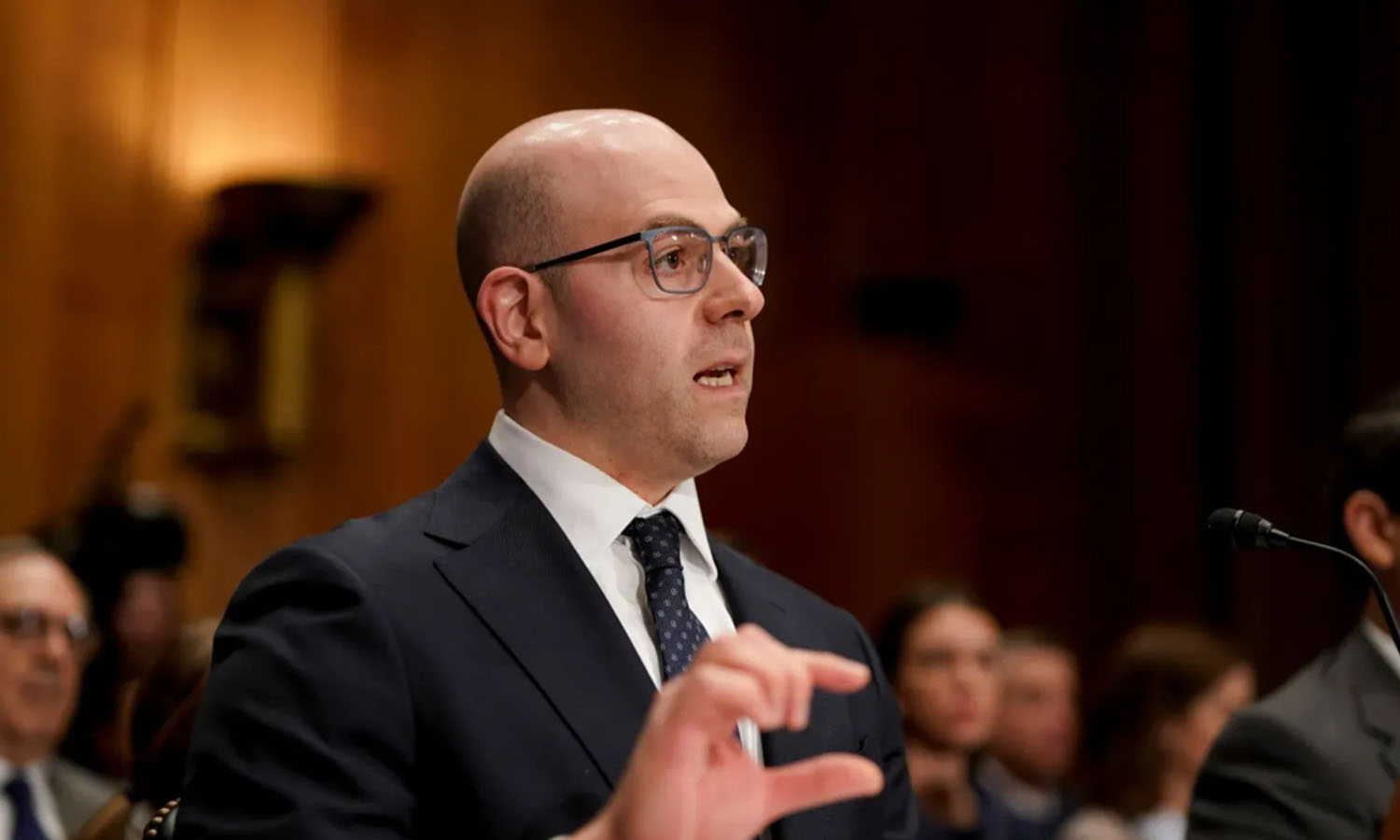 FED/Miran: Faiz indirimleri devam etmezse resesyon olabilir