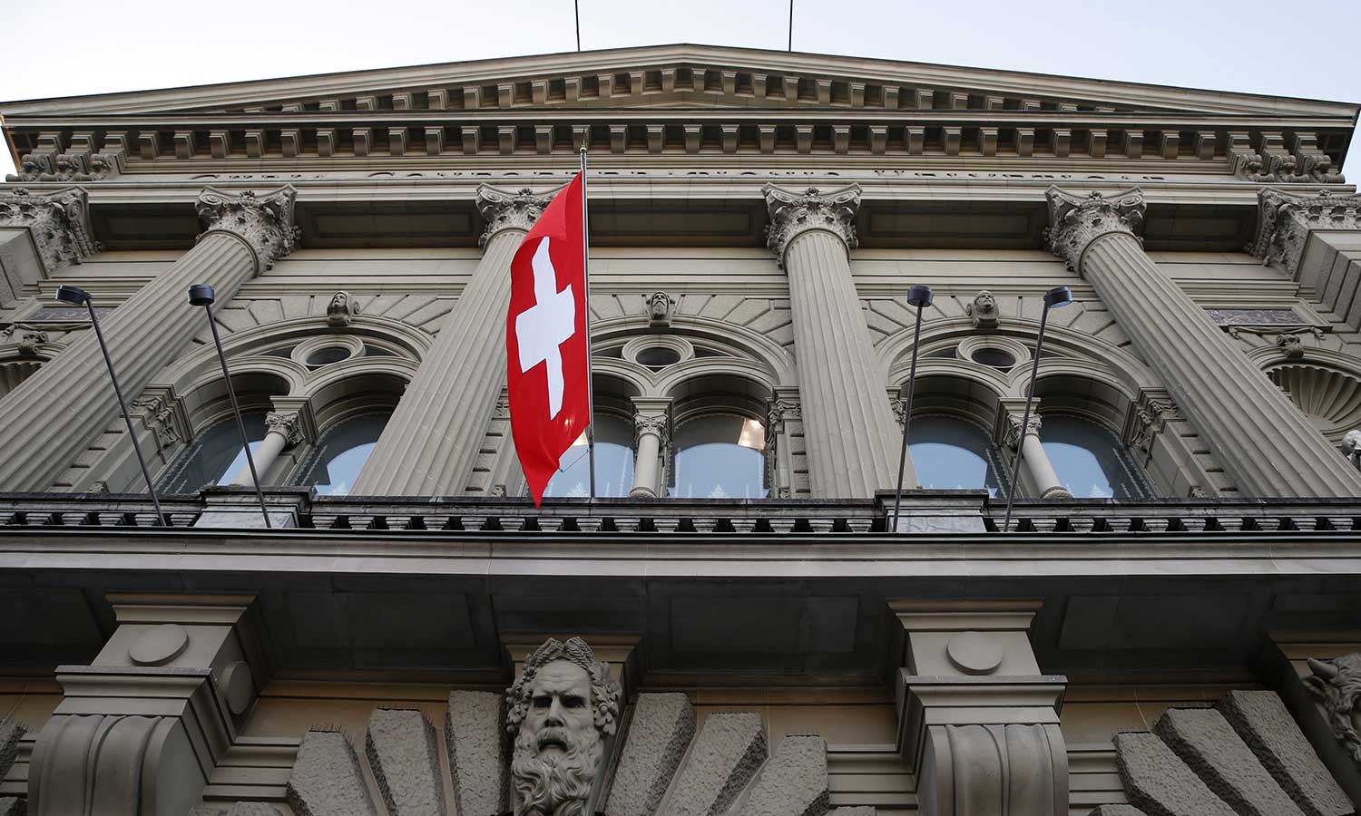 İsviçre faizi sabit tuttu: Avrupa borsaları düştü