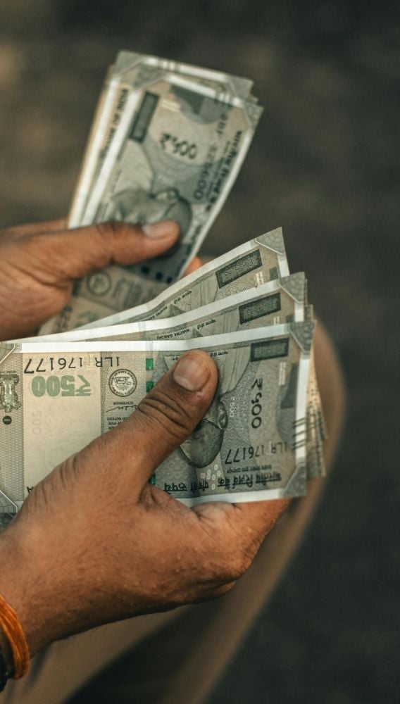 Kritik eşik aşıldı: Rupi dolar karşısında dibe vurdu!