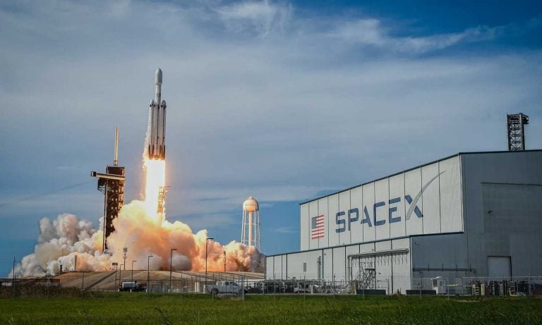 SpaceX, 800 milyar dolarlık değerlemeye gidiyor