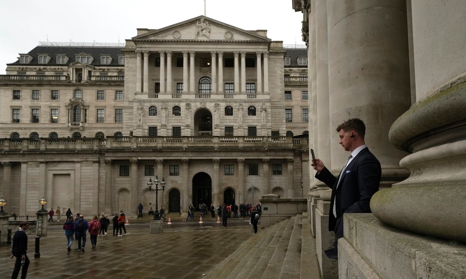 BoE Şubat’ta faizi sabit tutacak: Mart’ta indirim beklentisi zayıf