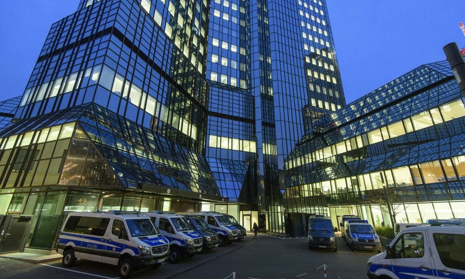 Deutsche Bank’a kara para soruşturması: Alman polisi arama yaptı