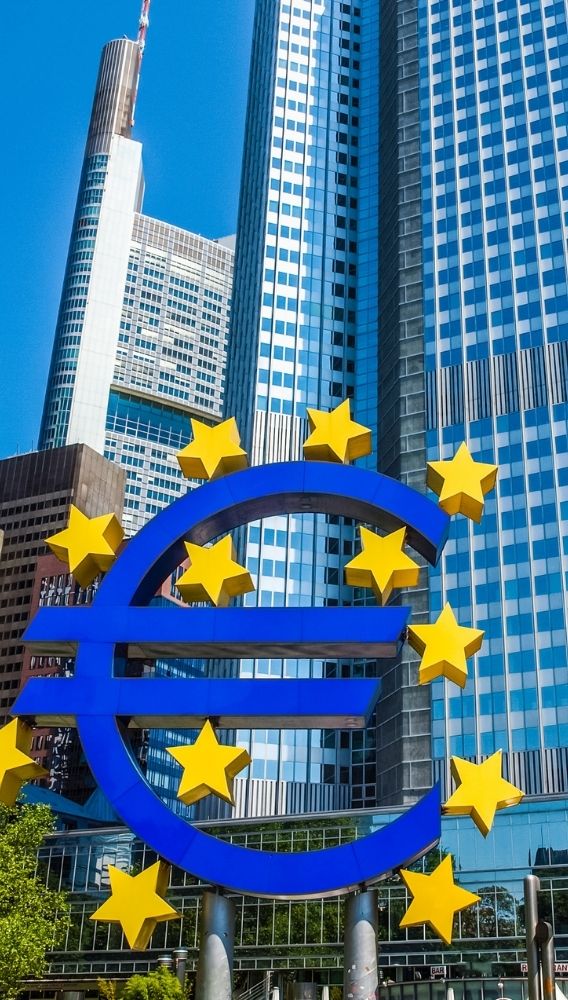 ECB: Tüketiciler enflasyonda istikrar bekliyor