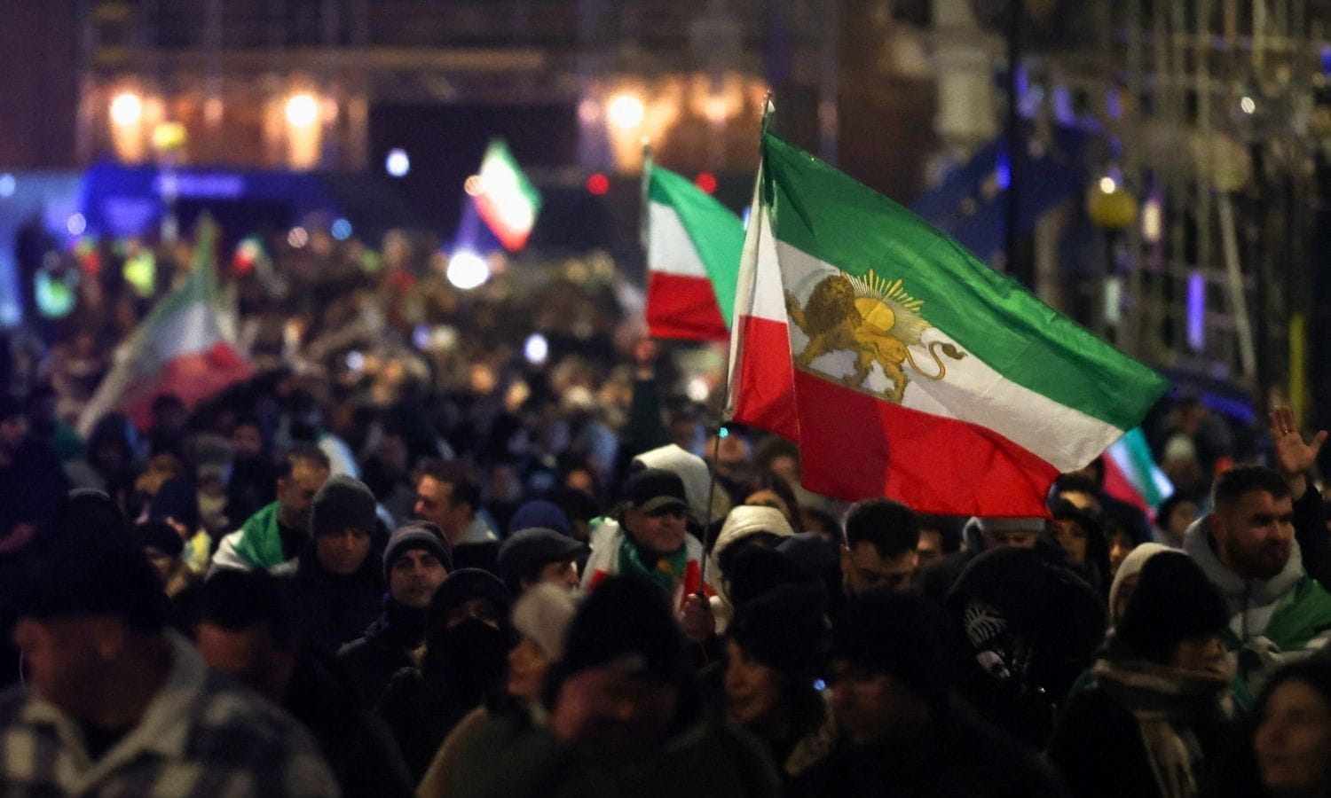 İran’dan ABD’ye mesaj: Trump askeri seçenekleri masada tutuyor