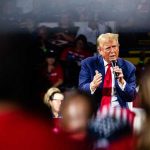 Trump: Kredi kartı şirketleri Amerikalıları soyuyor