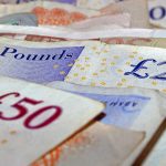 Sterlin üç günlük düşüşün ardından yatay seyrediyor