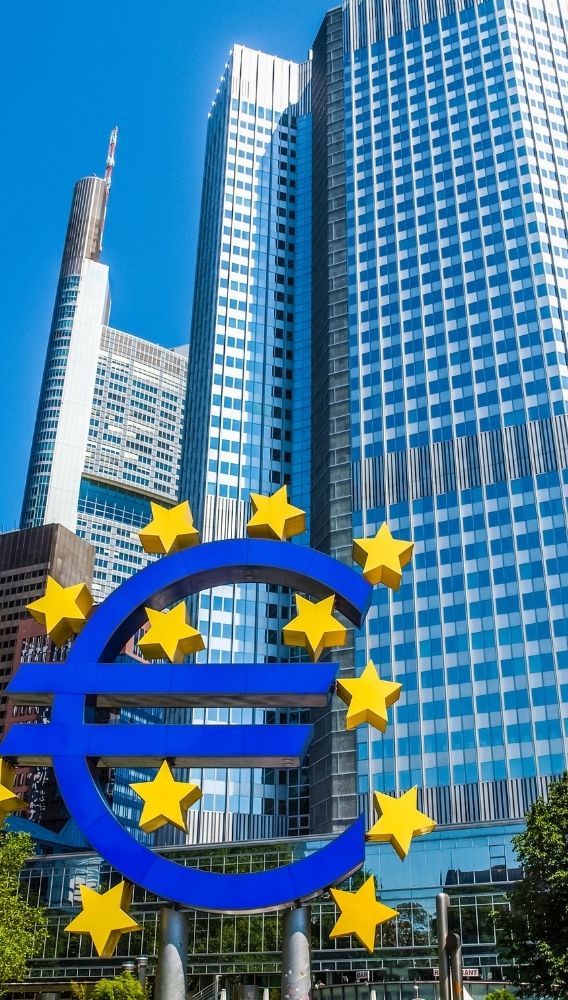 ECB faizleri sabit tuttu, enflasyon tahmini yükseldi