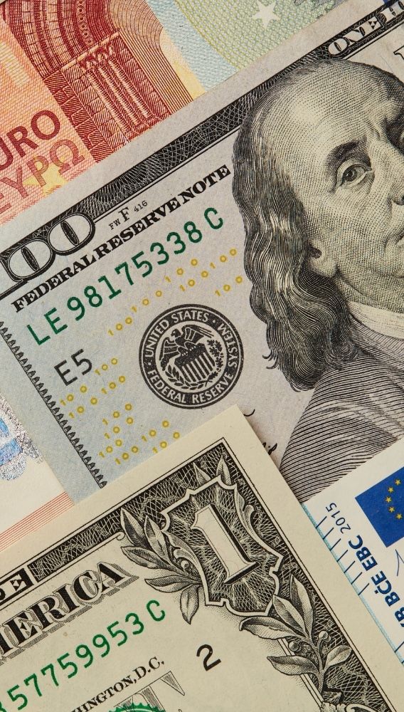 Euro dolar karşısında 1,16 altına düştü!