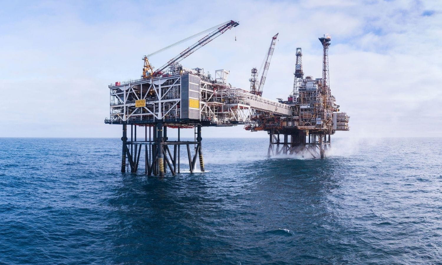 Avrupa’da fiziki petrol rekor kırdı: Fiyatlar 150 dolara dayandı