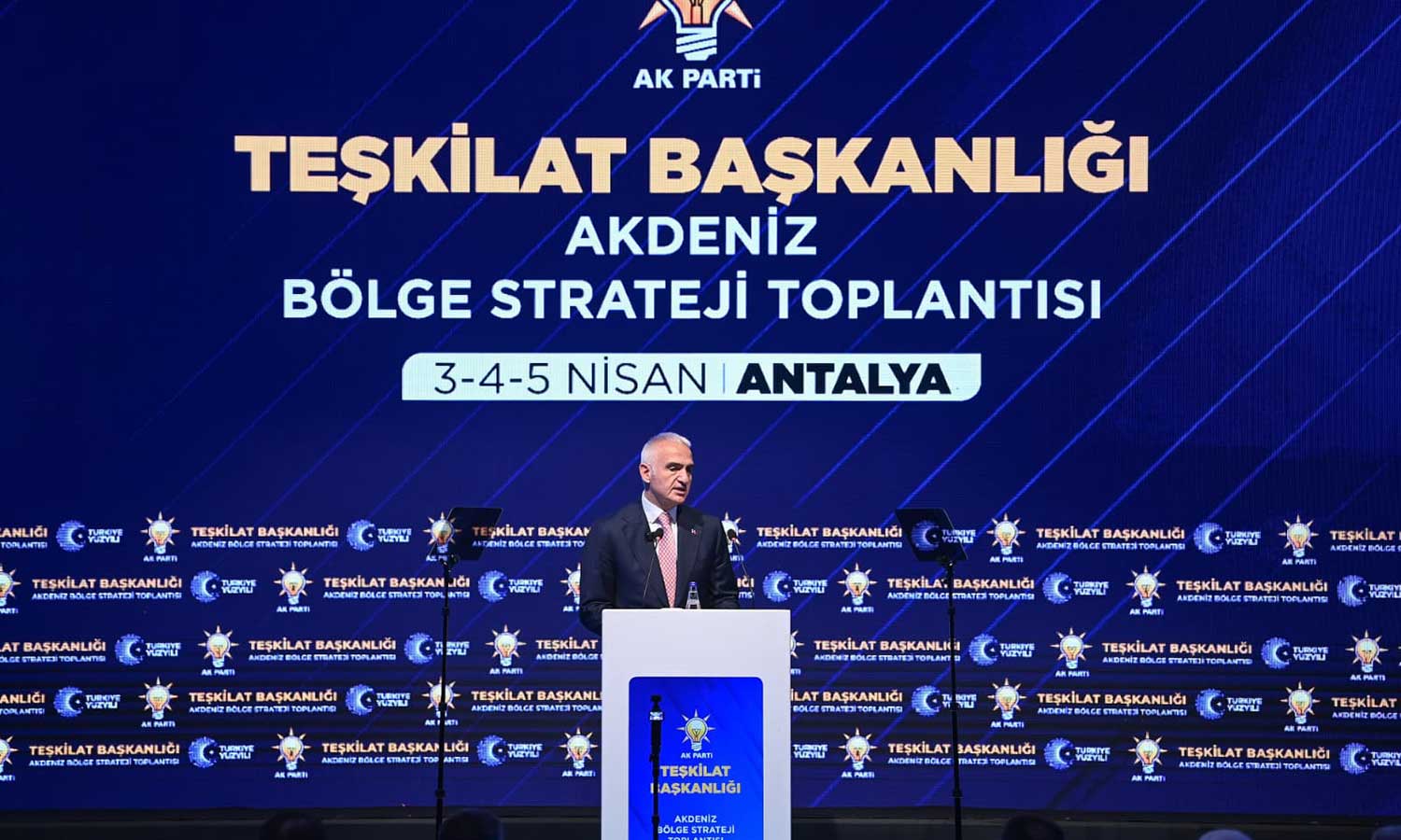 Bakan Ersoy: Türkiye turizmde rekor büyüme yakaladı