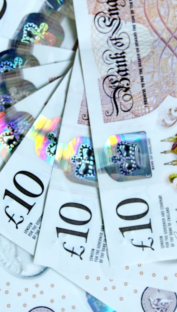 BoE faizi sabit tutarken enflasyon uyarısı yaptı