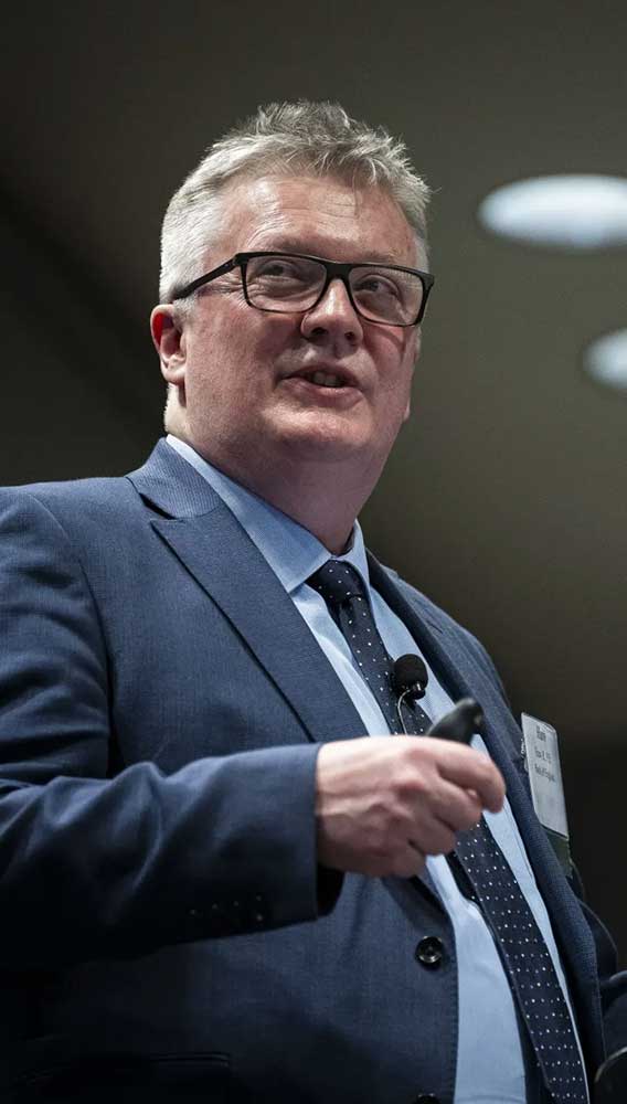 BoE/Pill: Öncelik enflasyonu hedefte tutmak