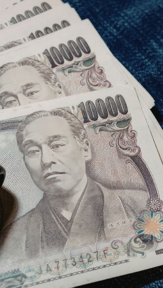 BoJ faizi sabit tuttu, enflasyon tahminini yükseltti