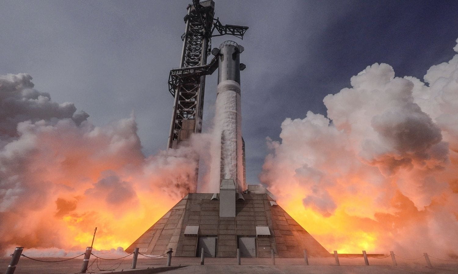 SpaceX’in yeni Starship roketi halka arz öncesi ilk uçuşa hazır