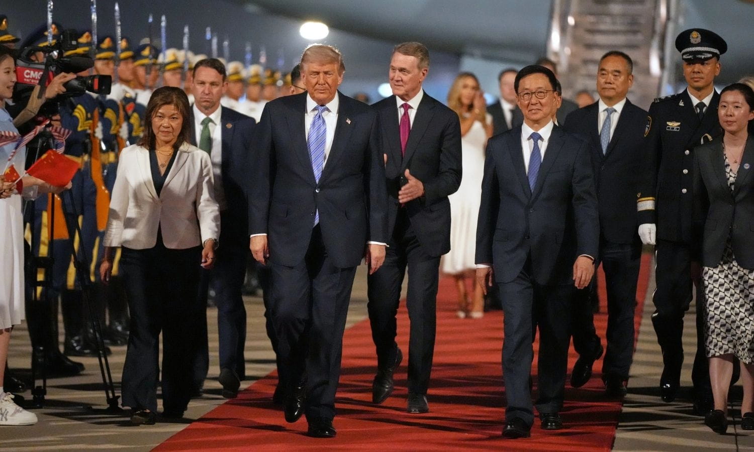 Trump Pekin’de: Xi’den ilk talebi “Çin’i ABD şirketlerine aç”