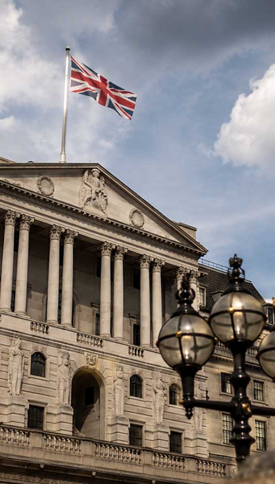 BoE/Taylor: Faizlerde uzun süreli bekleme doğru yaklaşım