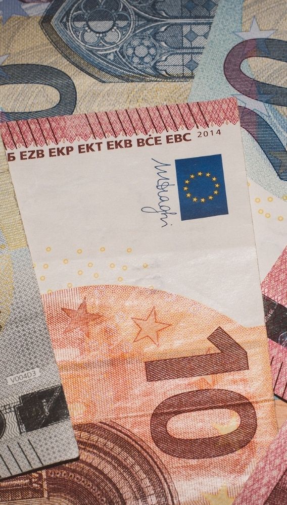 Euro Bölgesi’nde perakende satışlar Nisan’da düştü