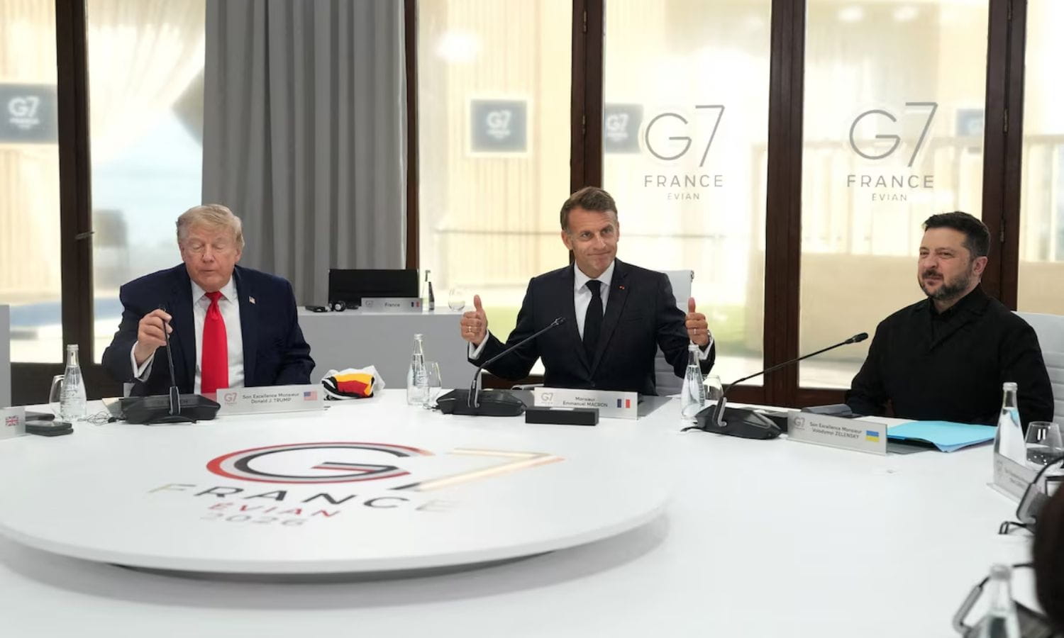 Zelenskiy ile görüşen Trump: Rusya barış anlaşması yapmalı