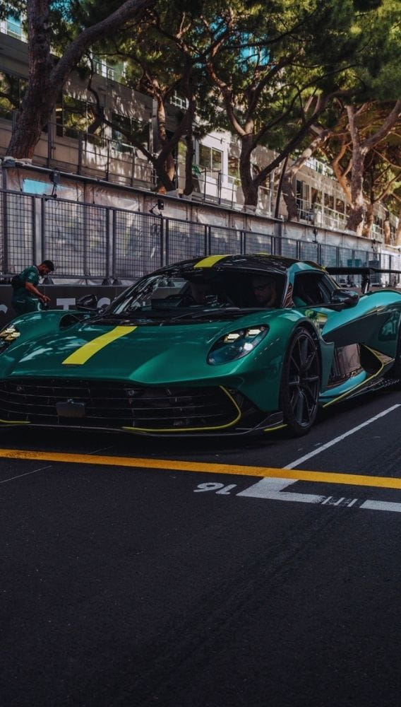 Aston Martin hedeflerini korudu: Umutlar Valhalla modeline bağlı