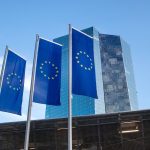 Euro, ECB kararı öncesi 1 yılın dibine yakın