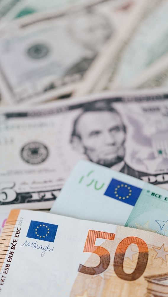 Euro, Orta Doğu gerilimi ve faiz beklentileriyle baskı altında