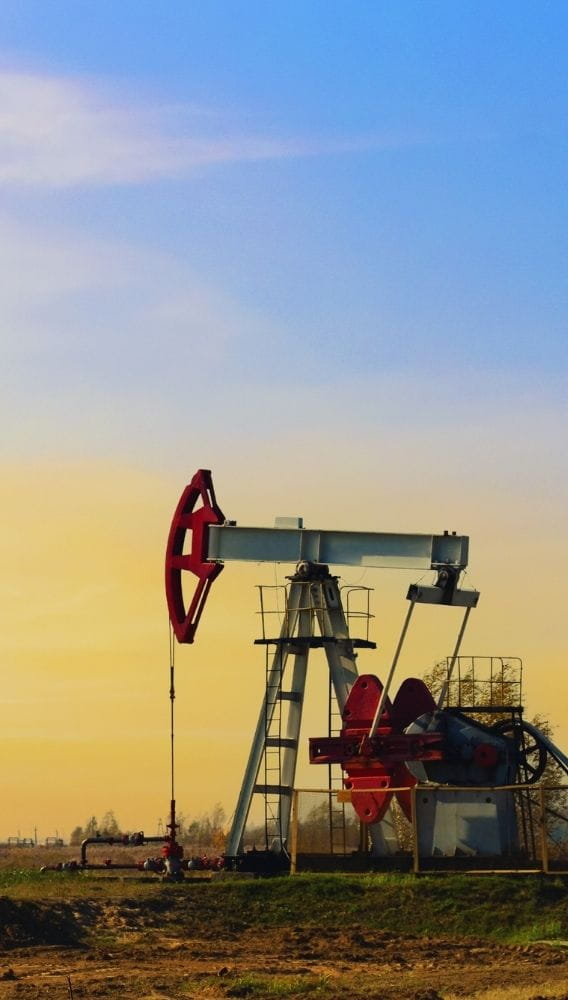 Petrol fiyatları haftayı güçlü yükselişle kapatmaya hazırlanıyor