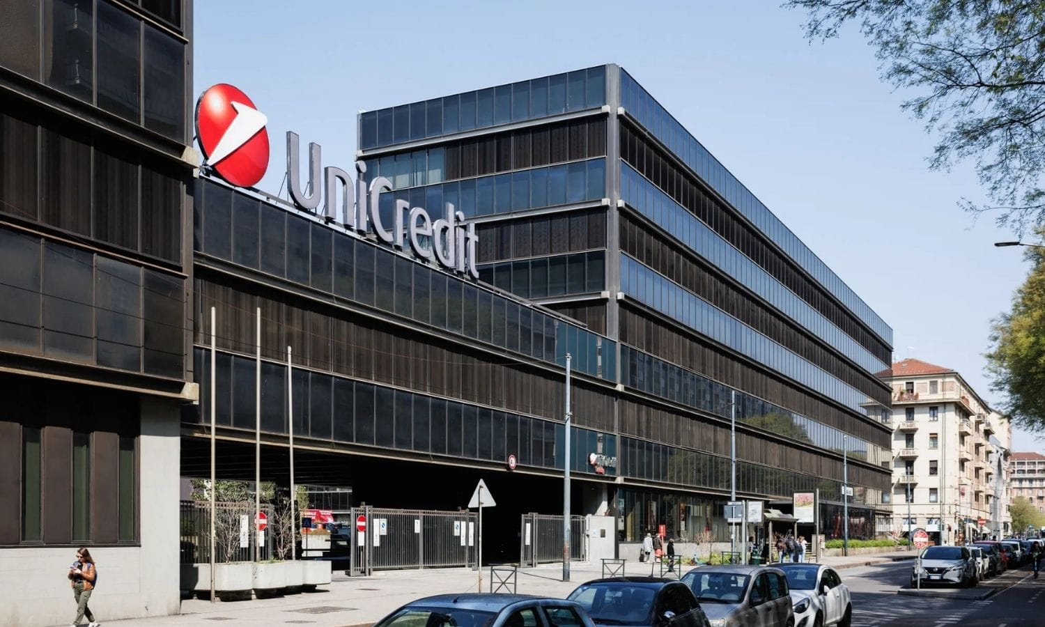 UniCredit beklentileri aşan kâr: Geri alım programını iptal etti