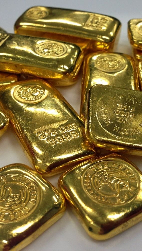 Altın 2 ayın zirvesinden geriledi: Gözler Fed ve ABD borcunda