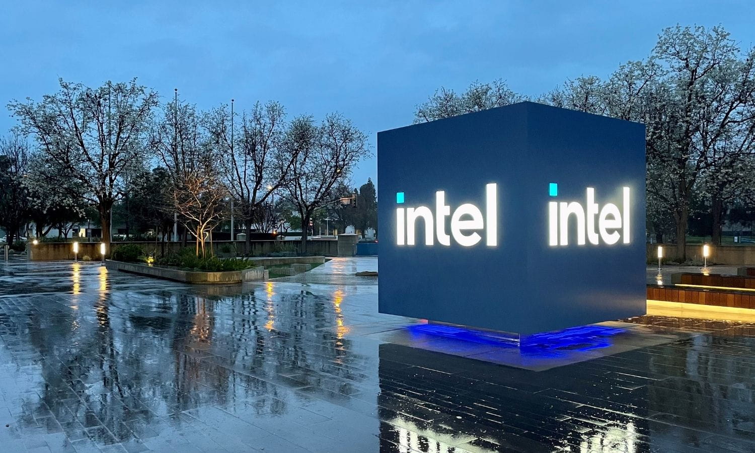 Intel 15 milyar dolarlık hisse satışı planlıyor