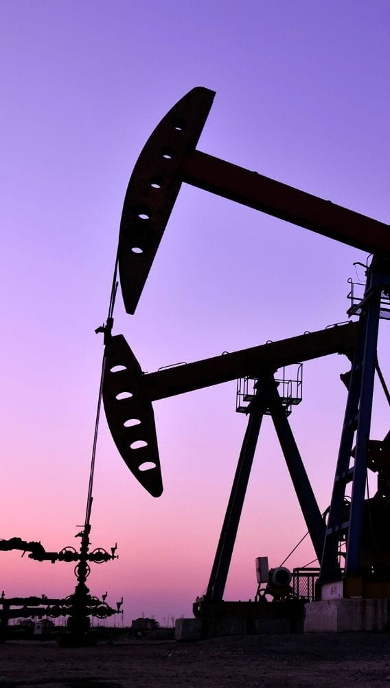 Petrol Orta Doğu'daki arz endişeleriyle yükselişini sürdürüyor