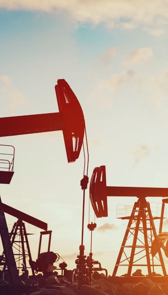 Petrol, ABD-İran görüşmelerindeki belirsizlikle yükseldi