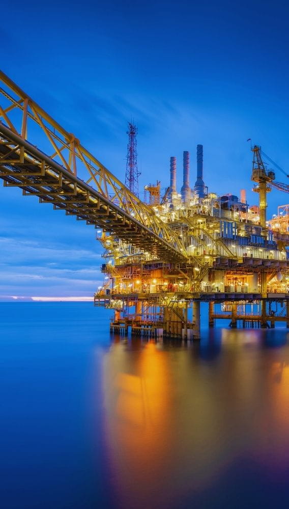 Petrol sert düştü: Görüşmelerde ilerleme umudu piyasayı rahatlattı