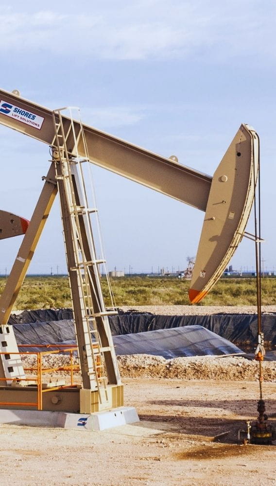 Petrol, Hürmüz Boğazı'na ilişkin yeni endişelerle yükseldi