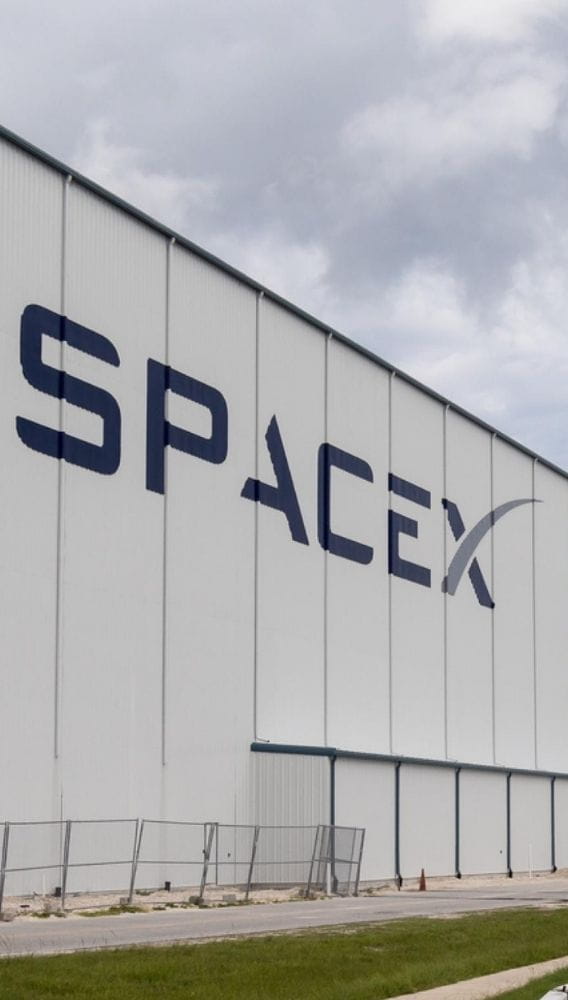 Trump, Haziran'da Musk'ın SpaceX şirketine yatırım yaptı