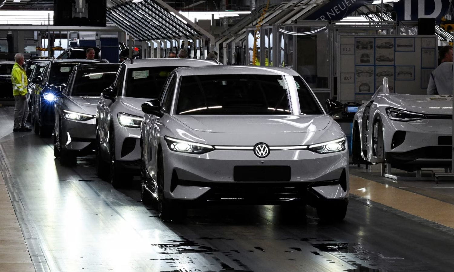 Volkswagen CEO’sundan tasarruf mesajı: “Yolculuk henüz bitmedi”