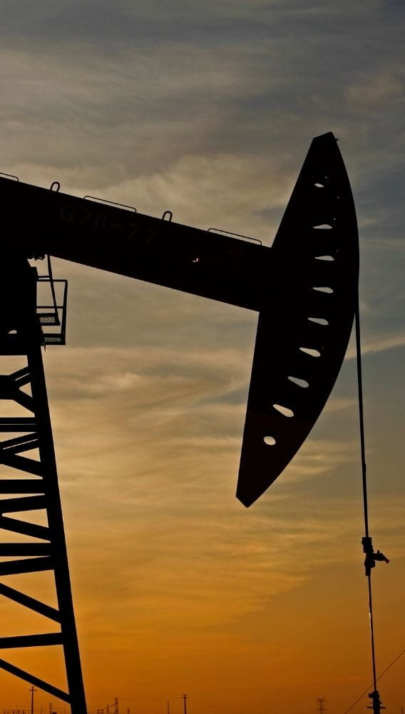 Brent petrol 100 doları aştı: Orta Doğu'da arz riski büyüyor