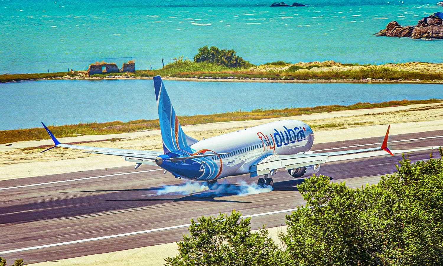 Flydubai uçağında şok olay: Pilot bıçaklandı, uçak Arabistan’a indi
