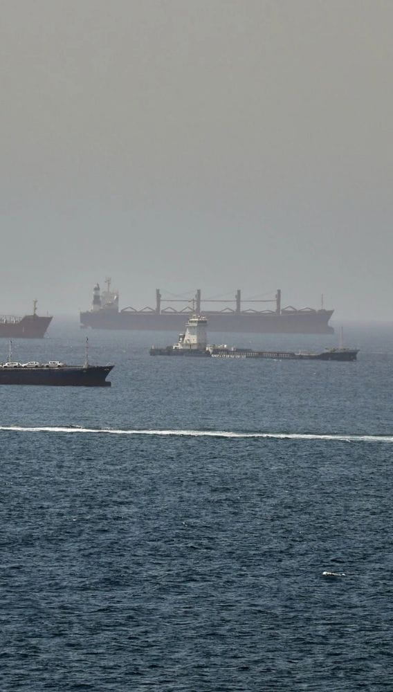 Hürmüz'de Suudi petrolü taşıyan iki tankere saldırı